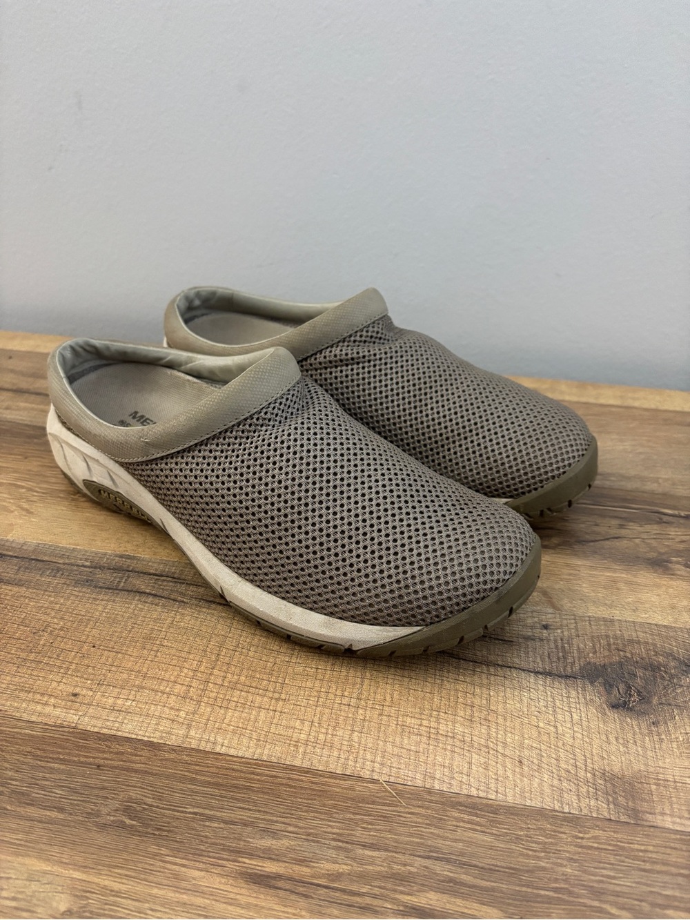 Merrell Encore Breeze 3 Slip On Mesh Clog Mule Aluminum Taupe Women’s